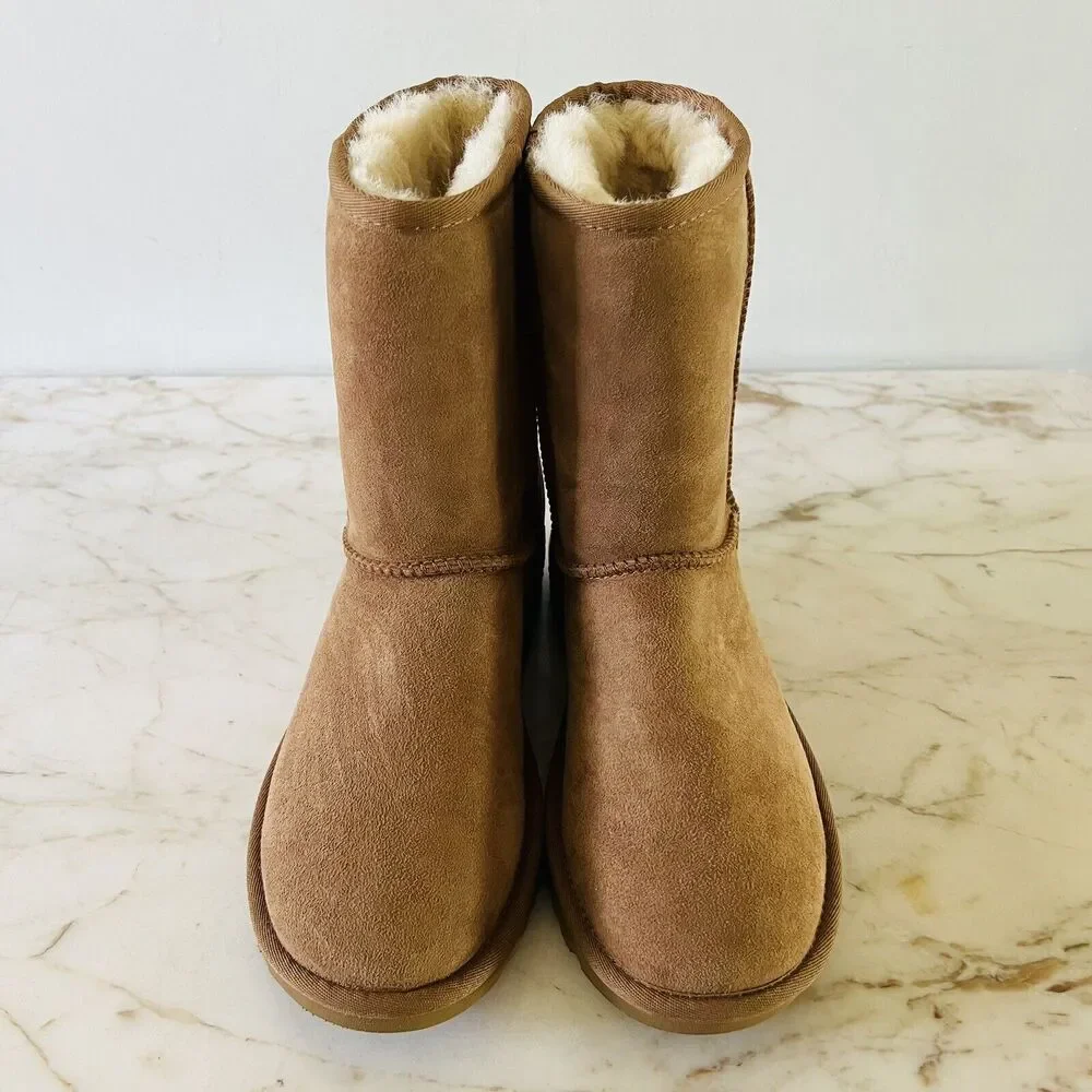 UGG AUSTRALIA Chestnut Suede Classic Short Shearling Boots - US 7